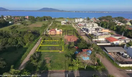 Terreno Limpo Apenas 300 mts do mar com 336 m² à Venda – Excelente Localização.