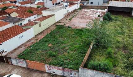 Terreno próximo ao Amaral Carvalho à venda, 1100 m² por R$ 1.000.000 - Vila Assis - Jaú/SP