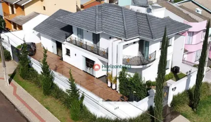 Sobrado com 1 Suíte e 2 dormitórios à venda, 300 m² por R$ 2.400.000 - Trianon - Guarapuava/PR