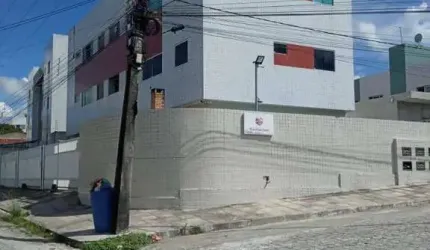 Apartamento com 2 quartos predio com piscina e churrasqueira