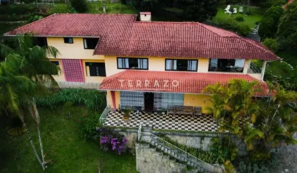 Casa, 4 quartos, 322m², R$ 1.400,000,00 - Agriões, Código 2469