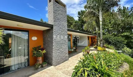 Casa em Condomínio à venda, 4 quartos, 4 suítes, 2 vagas, Albuquerque - Teresópolis/RJ