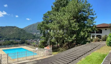 Casa à venda, 5 quartos, 5 suítes, 5 vagas, Iucas - Teresópolis/RJ