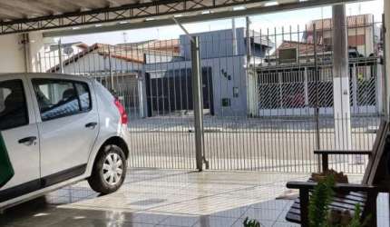 Casa térrea a venda no Jardim Satélite