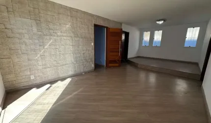 Linda Casa no bairro Jardim Satélite em São José dos Campos/SP