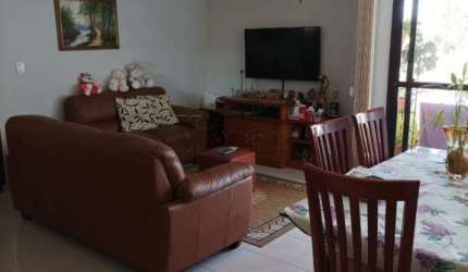 Apartamento a venda no Bosque dos Eucaliptos, sol da manhã.