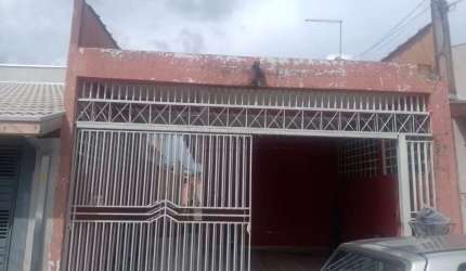 Espaçoso Sobrado à Venda