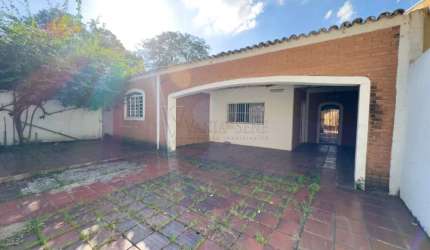 Venda de Casa - Padrão no bairro Jardim Satélite com 3 dormitórios e 4 garagens