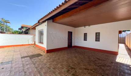 Casa para locação no Jardim Satélite repleta de armários