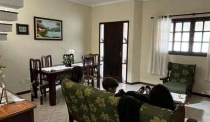 Locação de Casa e ou Comércio - Sobrado no bairro Jardim Satélite, São José dos Campos/SP.