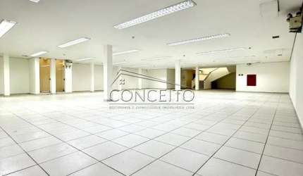 Prédio comercial para locação ou venda no centro com 1215 m² | 2 amplos salões, 5 salas e 6 banheiros