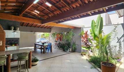 Casa térrea à venda no Residencial Gaivotas com 150 m² | 3 dormitórios, sendo 1 suíte e 3 vagas de garagem.