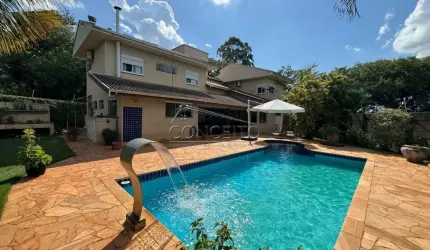 Casa térrea à venda no bairro Santa Rita com 392 m² | 4 suítes e 4 vagas de garagem