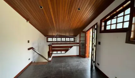 Casa para locação ou venda no bairro Higienópolis com 490m² | 3 suítes, amplo salão no térreo e 4 vagas de garagem.