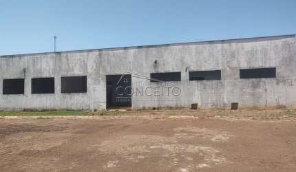 Barracão à venda no bairro Tanquinho com 447m² de área construída.