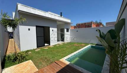 Casa recém construída no Condomínio Recanto do Piracicamirim com 130 m² | 3 dormitórios, sendo 1 suíte e 2 vagas de garagem cobertas.