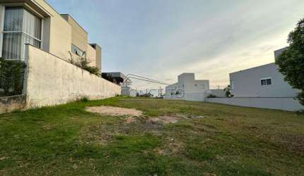 Terreno à venda no condomínio Damha com 385 m² de área total.