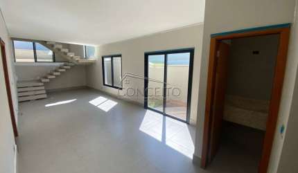 Sobrado à venda no Condomínio Damha com 243m² | 3 suítes e 4 vagas de garagem.