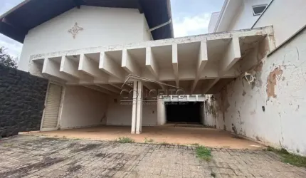 Sobrado à venda no bairro São Dimas com 600 m² | 1 suíte, 2 demi suítes e 8 vagas de garagem, sendo 4 cobertas.