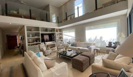 Sobrado à venda no Condomínio Monte Alegre com 450 m² | 4 suítes, 4 vagas de garagem e ampla área gourmet.