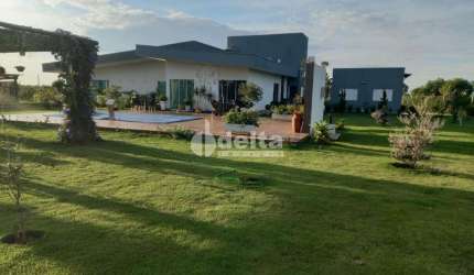 Chácara disponível para locação e venda na Zona Rural de Uberlândia em Uberlândia-MG