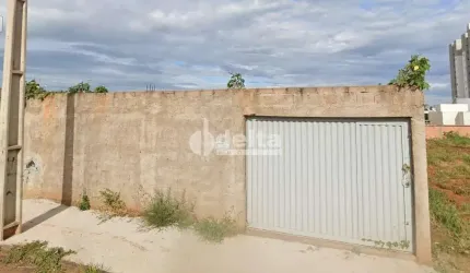 Terreno disponível para venda no bairro Laranjeiras em Uberlândia-MG