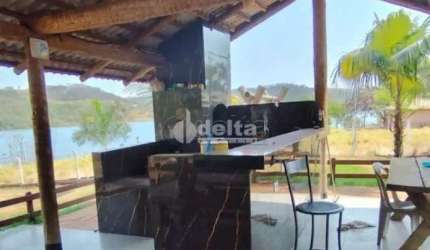 Rancho disponível para venda na Área Rural de Uberlândia-MG