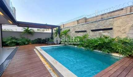 Casa no condomínio Paradiso Ecológico disponível para locação e venda em Uberlândia-MG