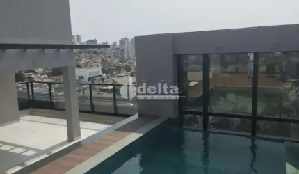 Cobertura disponível para venda no bairro Morada da Colina em Uberlândia-MG.