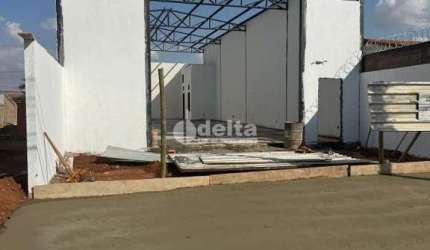Galpão disponível para venda no bairro Jardim Holanda em Uberlândia-MG