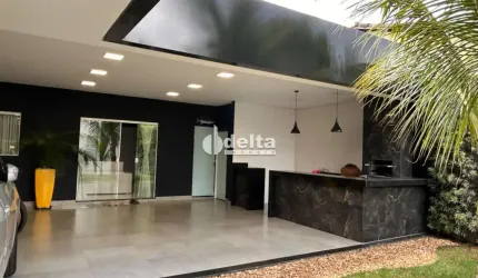 Casa residencial disponível para venda no bairro Granada em Uberlândia-MG
