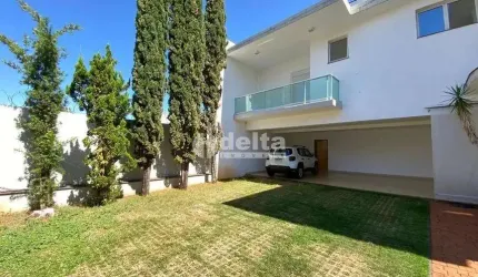 Casa residencial disponível para locação e venda no bairro Morada da Colina em Uberlândia-MG.
