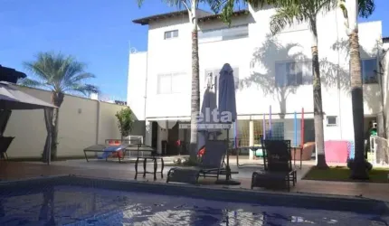 Casa residencial disponível para venda no bairro Jardim Colina em Uberlândia-MG