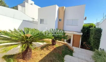 Casa residencial disponível para venda no bairro Jardim Inconfidência em Uberlândia-MG