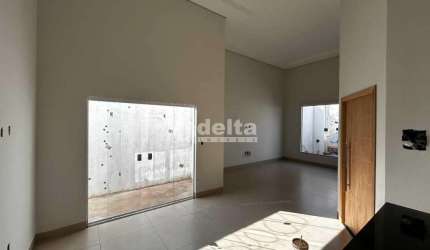 Casa residencial disponível para venda no bairro Laranjeiras em Uberlândia-MG