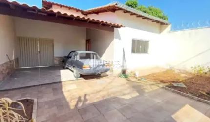 Casa residencial disponível para venda no bairro Pampulha em Uberlândia-MG