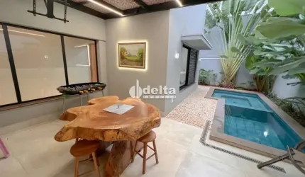 Casa em condomínio disponível para venda no bairro Nova Uberlândia em Uberlândia-MG