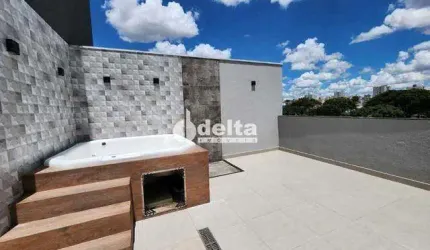 Cobertura disponível para venda no bairro Santa Mônica em Uberlândia-MG