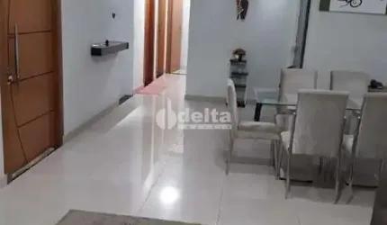 Casa residencial disponível para venda no Bairro Jardim Patrícia em Uberlândia-MG