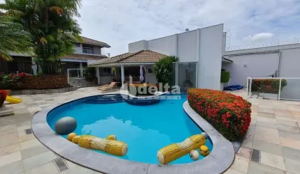 Casa residencial disponível para venda no bairro Jardim Colina em Uberlândia-MG
