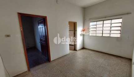 Casa residencial disponível para venda no bairro Fundinho em Uberlândia-MG