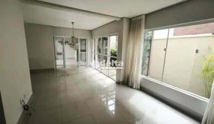 Casa em condomínio disponível para Locação no bairro Granja Marileusa em Uberlândia-MG