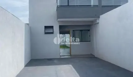 Casa residencial disponível para venda no Bairro Jardim Europa em Uberlândia-MG
