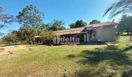 Chácara Residencial disponível para Venda no bairro Distrito Industrial em Uberlândia-MG