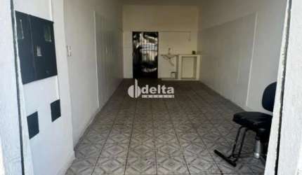 Casa comercial disponível para venda no bairro Tocantins em Uberlândia-MG