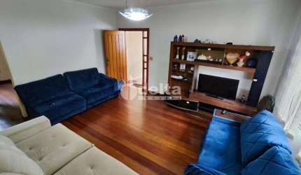 Casa residencial disponível para venda no Bairro Jardim Patrícia em Uberlândia-MG