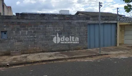 Casa residencial disponível para venda no bairro Jardim Inconfidência em Uberlândia-MG