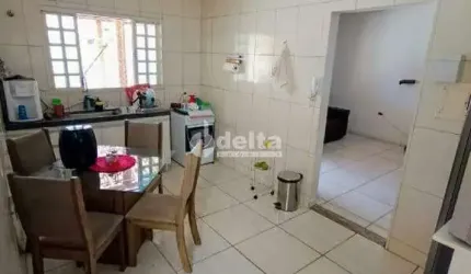 Casa residencial disponível para venda no bairro Pampulha em Uberlândia-MG