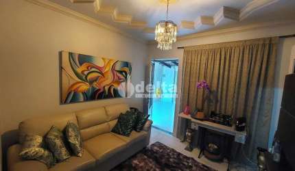 Casa residencial disponível para venda no bairro Planalto em Uberlândia MG