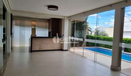 Casa no condomínio Jardins Barcelona disponível para venda em Uberlândia-MG
